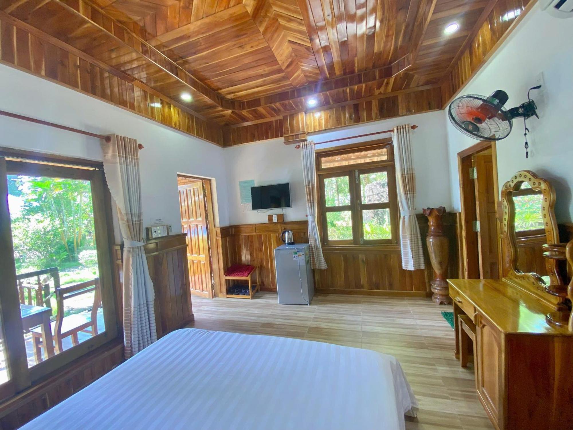 Y Nghia Bungalow Ong Lang Phú Quý Zewnętrze zdjęcie